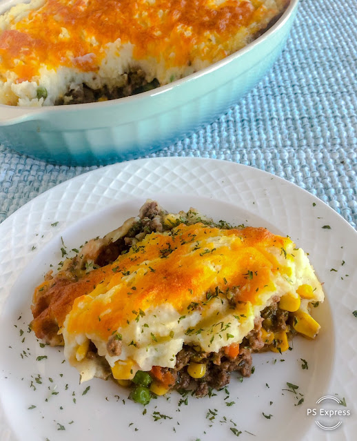 ground beef with mixed veg covered in potatoes and cheese