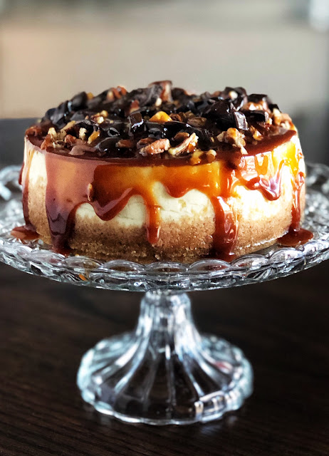 instant pot cheesecake smothered in chocolate and pecans