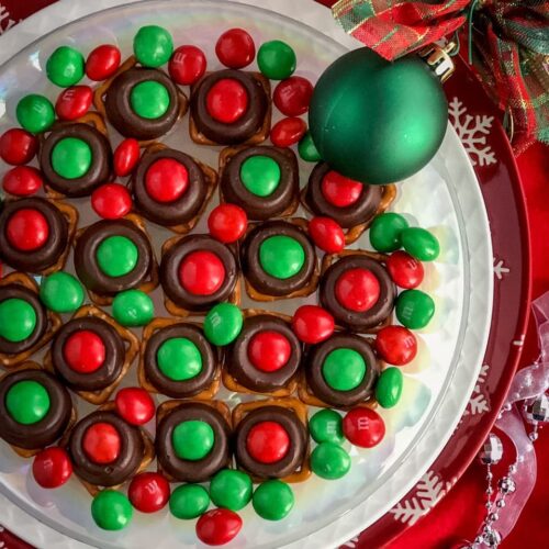 Rolo Pretzel Bites (Easiest Christmas Treat!) - Meaningful Eats