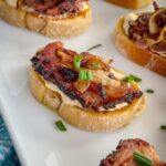 beef crostini with horseradish cream caramelized onions and chives