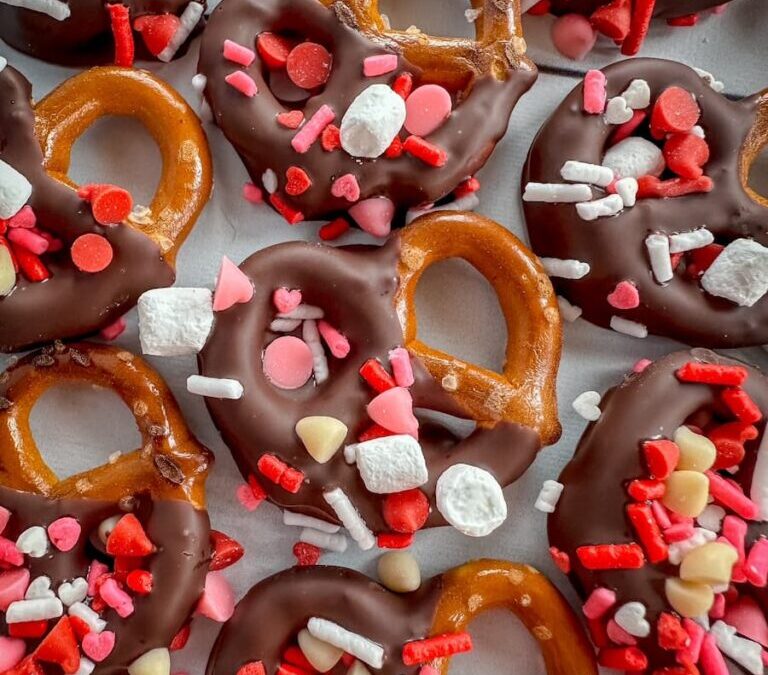 Easy Chocolate Dipped Pretzels