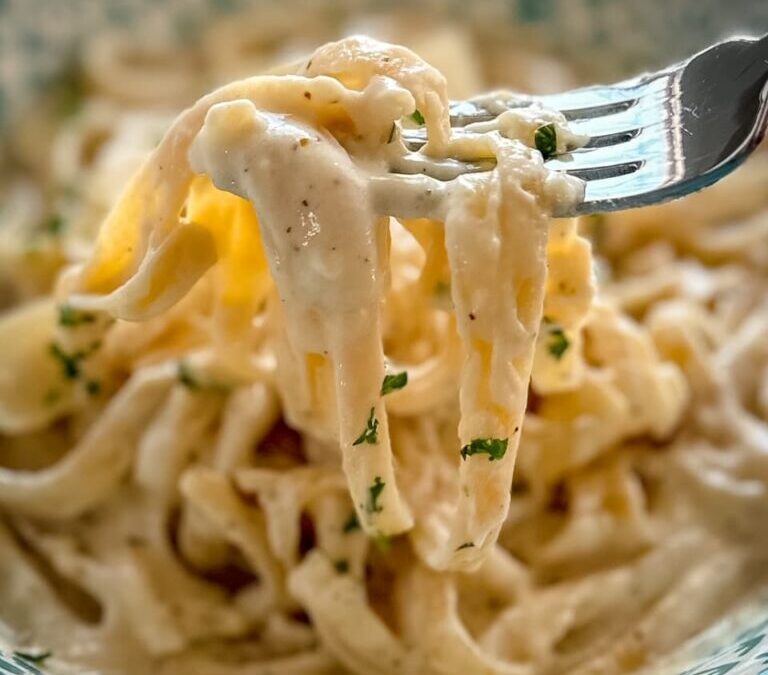 Rich & Creamy Homemade Fettuccine Alfredo